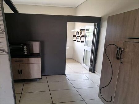 1 Bedroom bachelor to rent in Uitsig, Bloemfontein