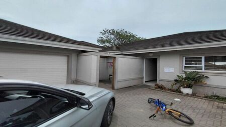 3 Bedroom townhouse - sectional to rent in Westville, Durban