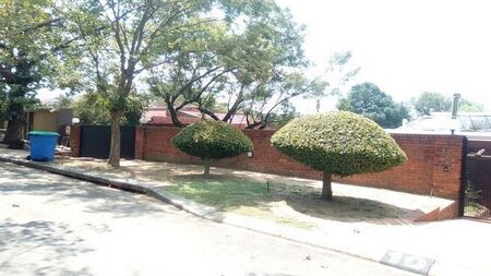 2 Bedroom house to rent in Sundowner, Randburg