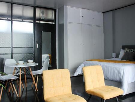 Bachelor apartment in Berea