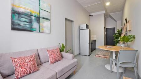1 Bedroom Apartment in City & Suburban (Maboneng)