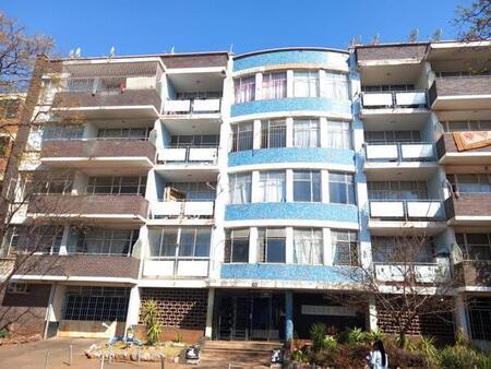 Studio Apartment in Yeoville