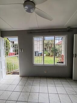 Studio apartment in Glenwood