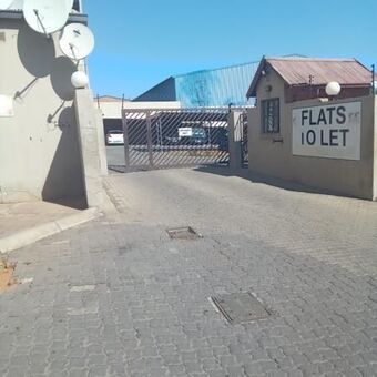 Studio Apartment in Troyeville