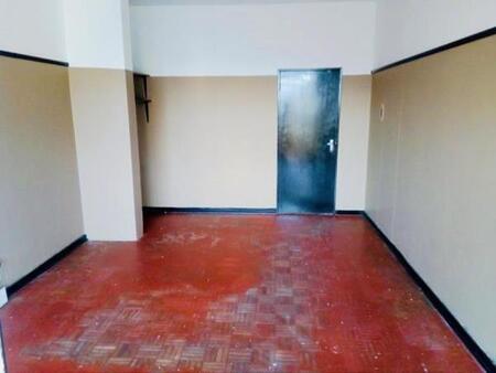 0.5 Bedroom Flat in Yeoville