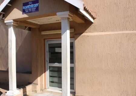 2 Bedroom Apartment in Troyeville