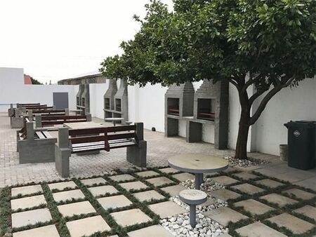 Studio Apartment in Kew