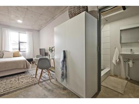 Studio Apartment in Newtown