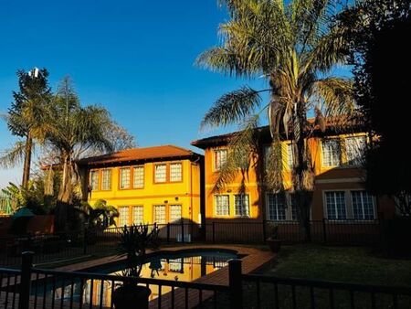 2 Bedroom Apartment in Bezuidenhout Valley