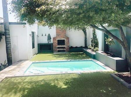 3 Bedroom House in Kensington