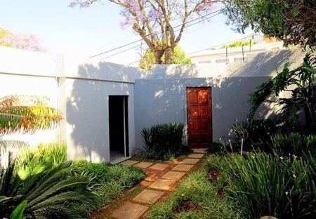 4 Bedroom House in Kensington