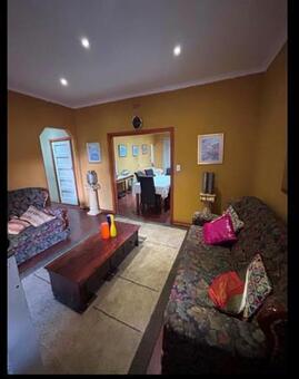 2 Bedroom Flat in Cyrildene