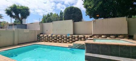 2 Bedroom House in Bedford Gardens