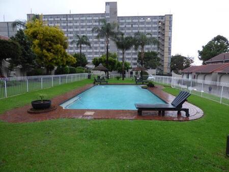 3 Bedroom Duplex in Bedford Gardens