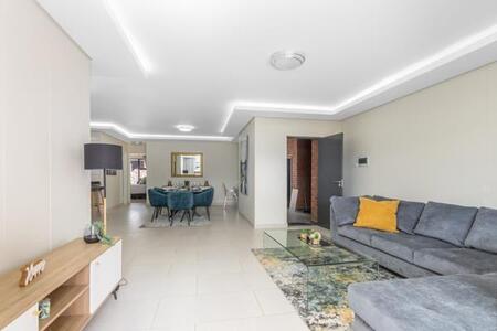 3 Bedroom Apartment in Bedford Gardens