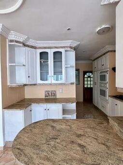 3 Bedroom Apartment in Bosmont