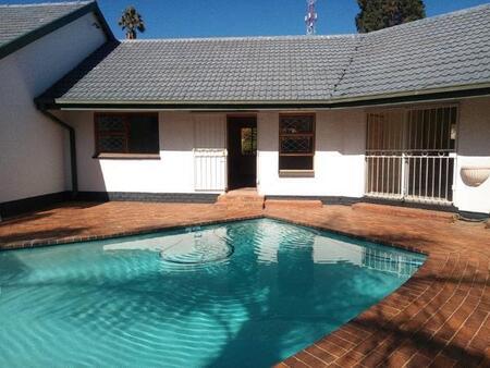 1 Bedroom Townhouse in Northcliff