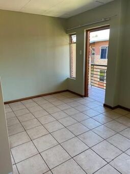 Bachelor apartment in Auckland Park