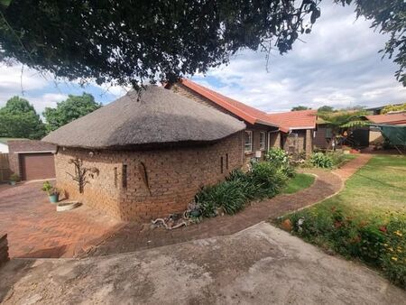 3 Bedroom House in Florida Glen