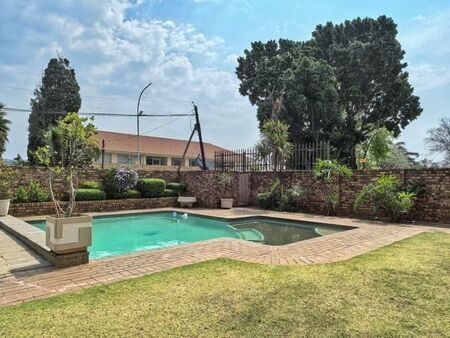 3 Bedroom Apartment in Fairland