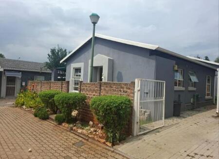 3 Bedroom Townhouse in Fairland