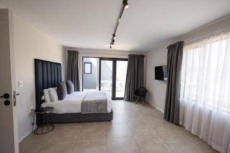 2 Bedroom Apartment in Greenside