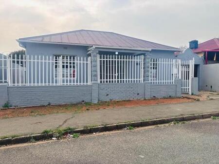 3 Bedroom House in Newlands