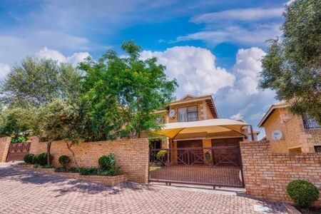 3 Bedroom Townhouse in Noordhang