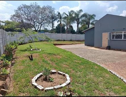 3 Bedroom House in Bromhof