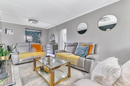 3 Bedroom Apartment in Noordhang