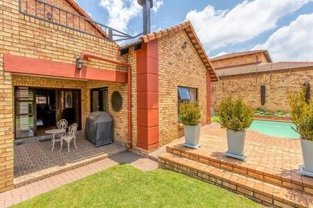 5 Bedroom Cluster in Sundowner