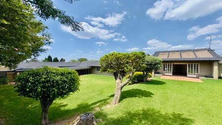 6 Bedroom House in Sundowner