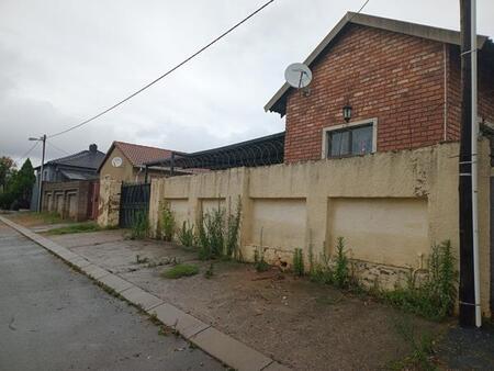 1 Bedroom Apartment in Cosmo City