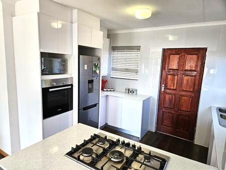 3 Bedroom House in Kya Sands