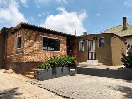 8 Bedroom House in Rosettenville