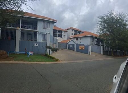 3 Bedroom Apartment in Winchester Hills