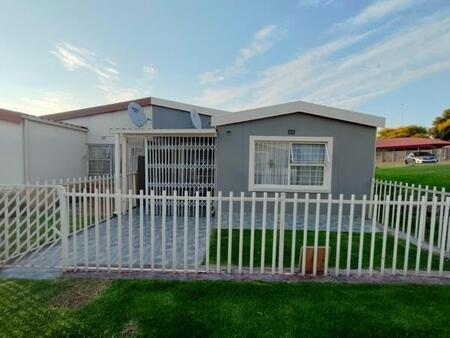 3 Bedroom Apartment in Ridgeway