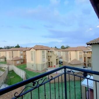 2 Bedroom Townhouse in Meredale