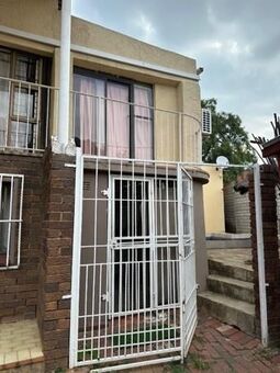 1 Bedroom Apartment in Mondeor