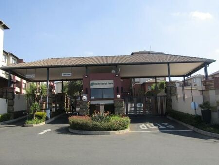 2 Bedroom Townhouse in Oakdene