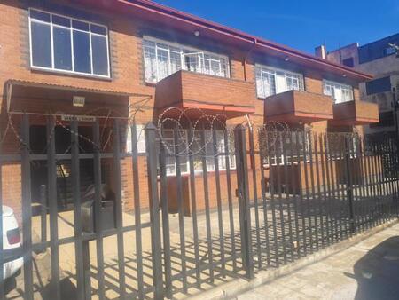 0.5 Bedroom Flat in Kenilworth