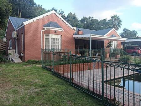 3 Bedroom House in Glenvista