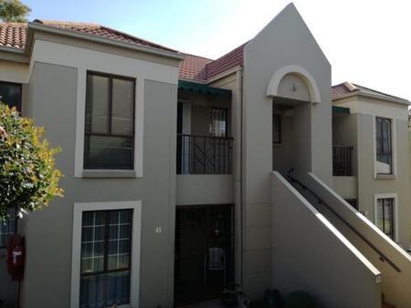3 Bedroom Townhouse in Oakdene
