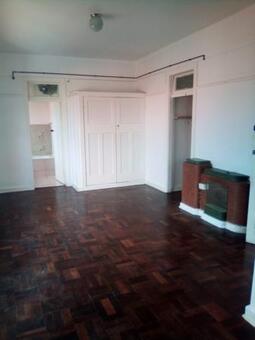 Bachelor apartment in Rosettenville