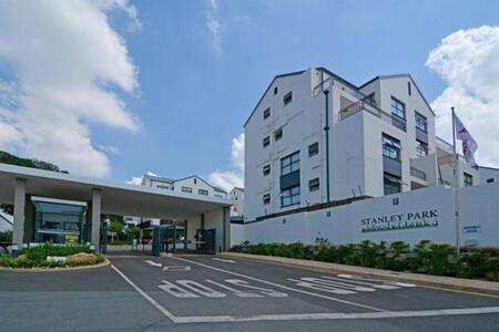 1 Bedroom Apartment in Oakdene