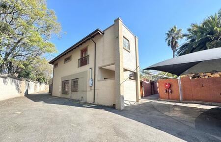 2 Bedroom House in Bryanston