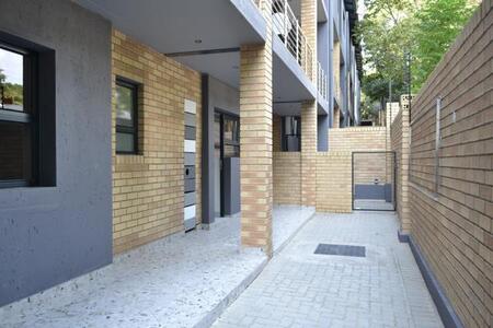2 Bedroom Apartment in Bryanston