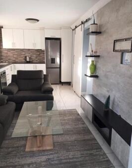1 Bedroom House in Sandton Central
