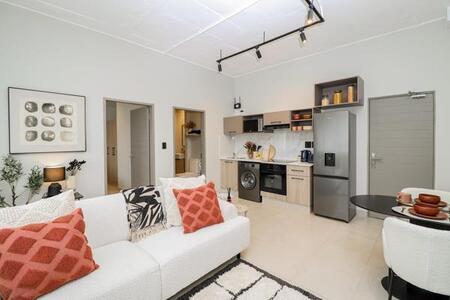 1 Bedroom Apartment in Bryanston