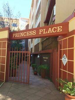 2 Bedroom Apartment in Parktown